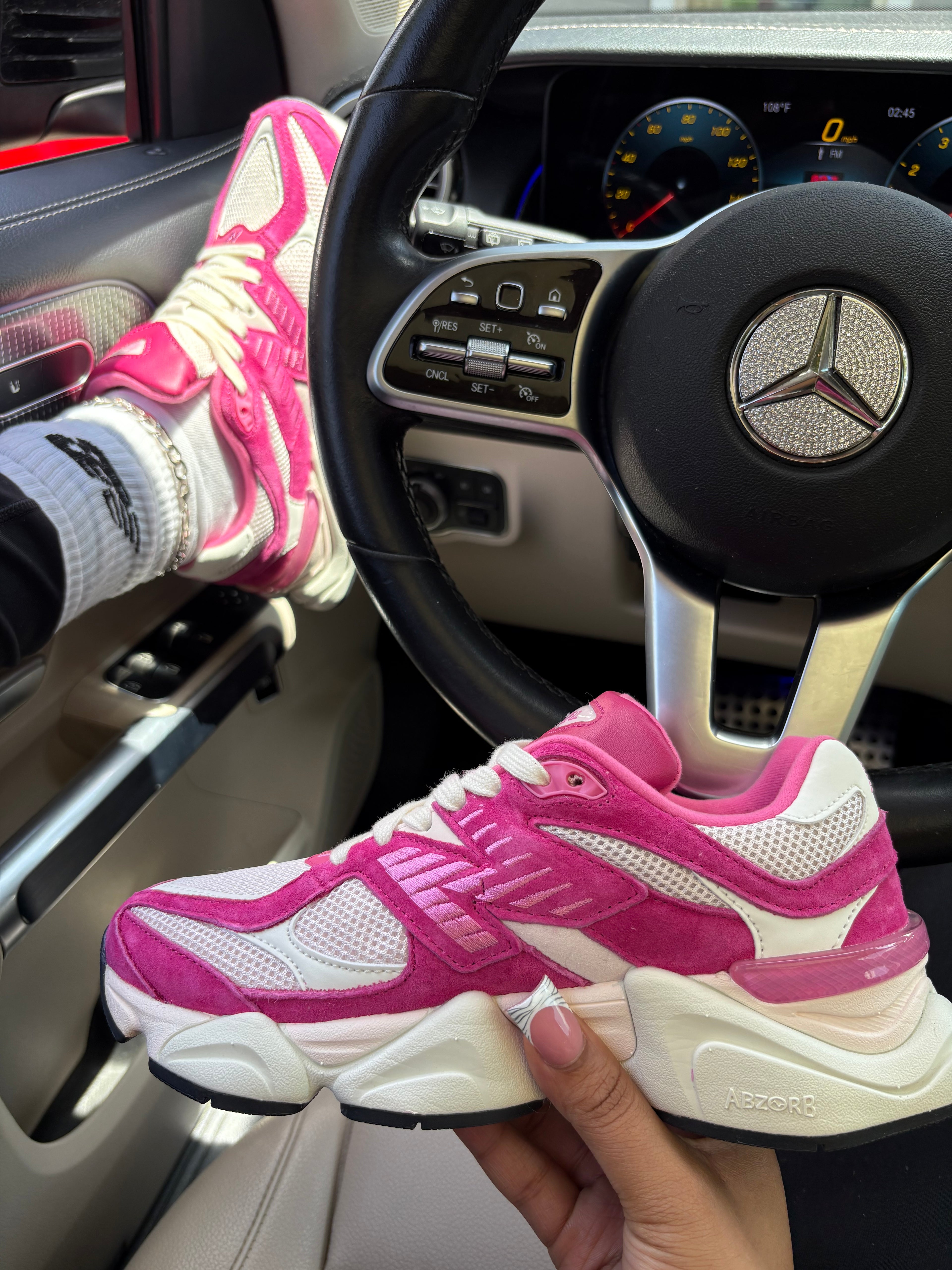 FUCHSIA PINK