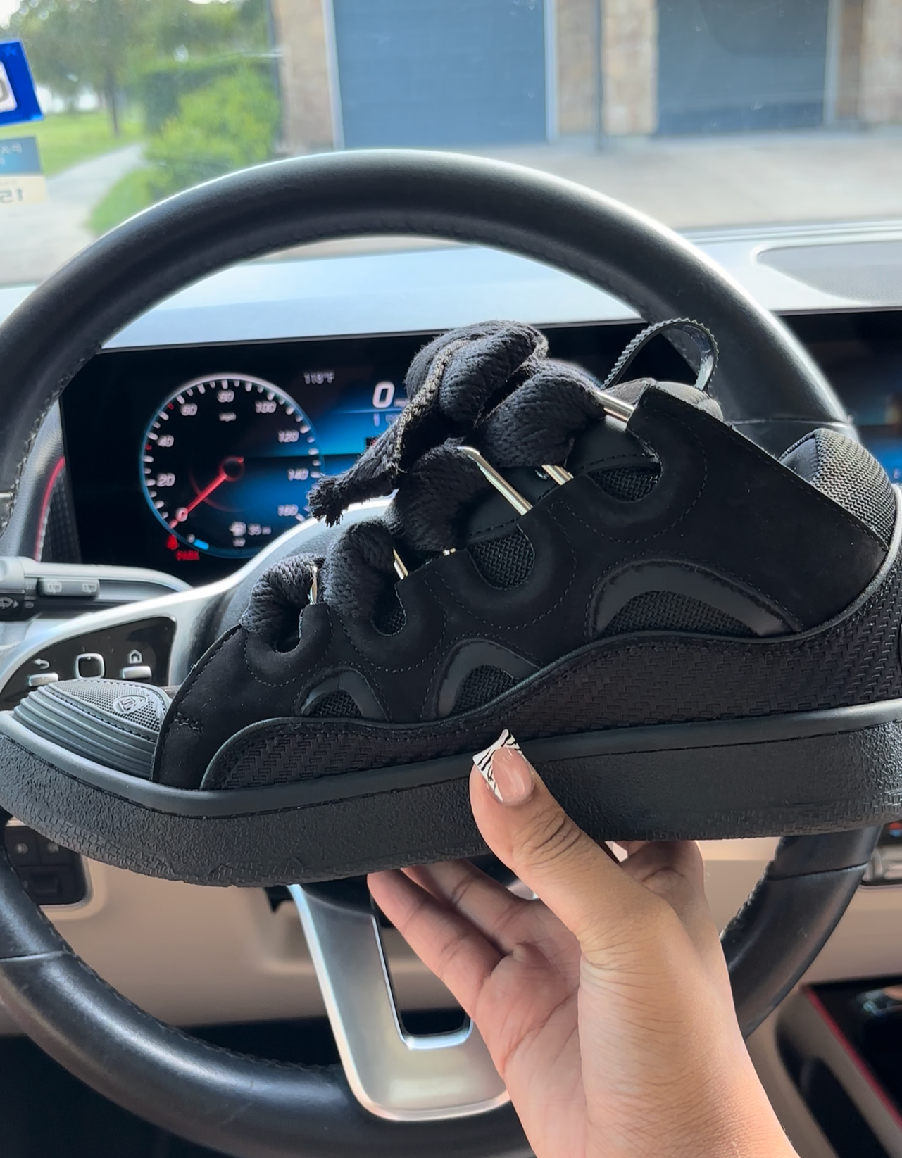 TRIPLE BLACK